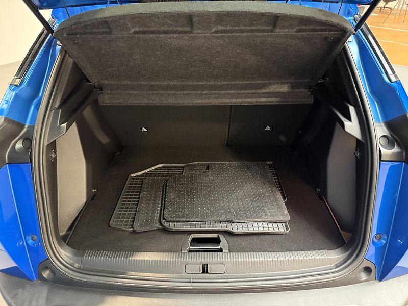Peugeot 2008 ALLURE 1.2 PureTech 130 S&S EA - fotka 12 z 13