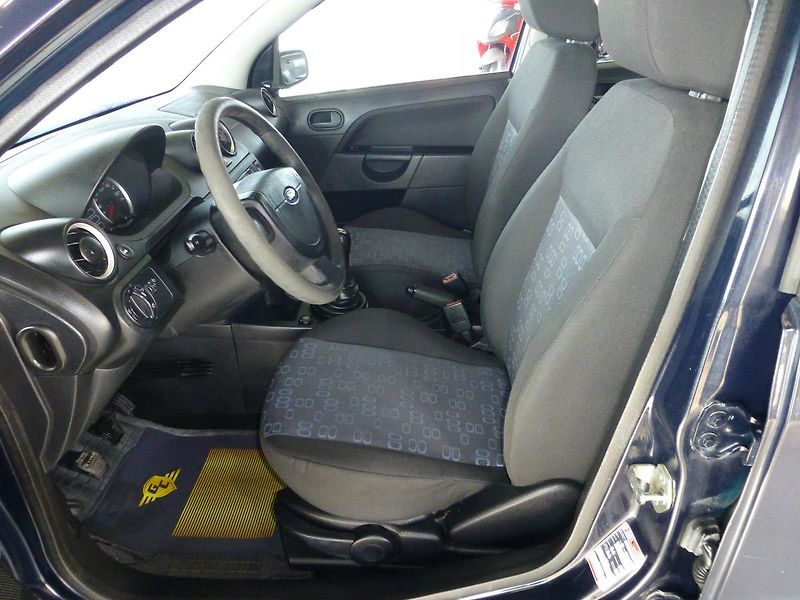 Ford Fiesta (2005) 1,3i-**ALU KOLA***KLIMATIZACE* - fotka 10 z 22
