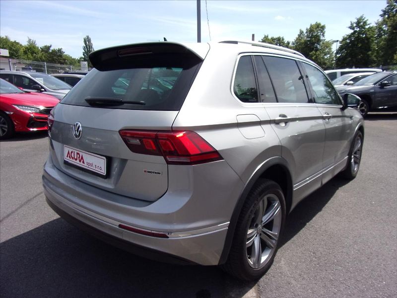 Volkswagen Tiguan 2,0 TSI R-Line 4Motion DSG - fotka 3 z 30