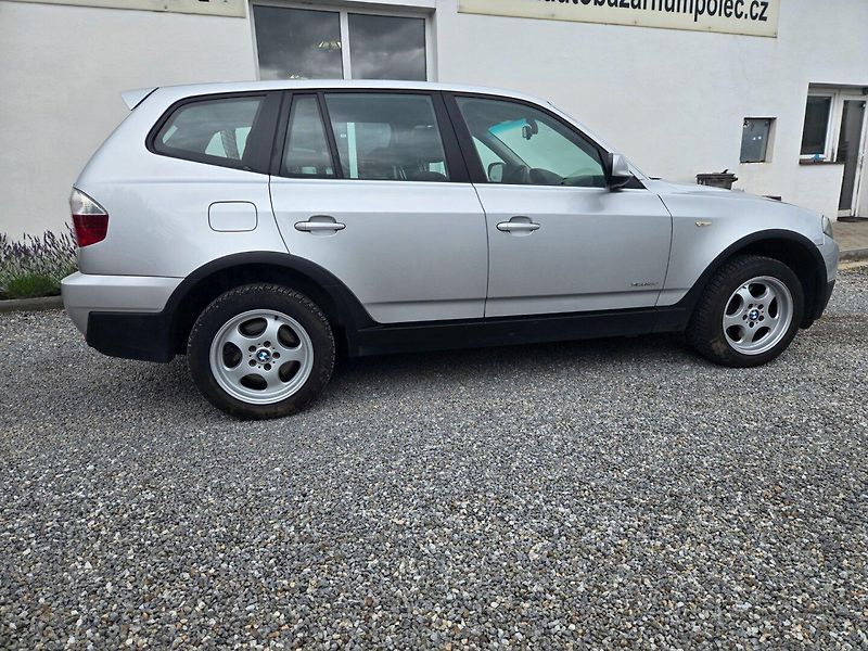 BMW X3 (2010) XDrive 18d TOP - fotka 2 z 20