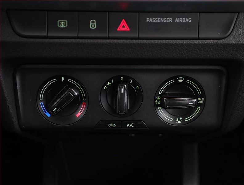 Škoda Fabia (2019) Ambition 1.0 TSI, Serv.kniha - fotka 11 z 17