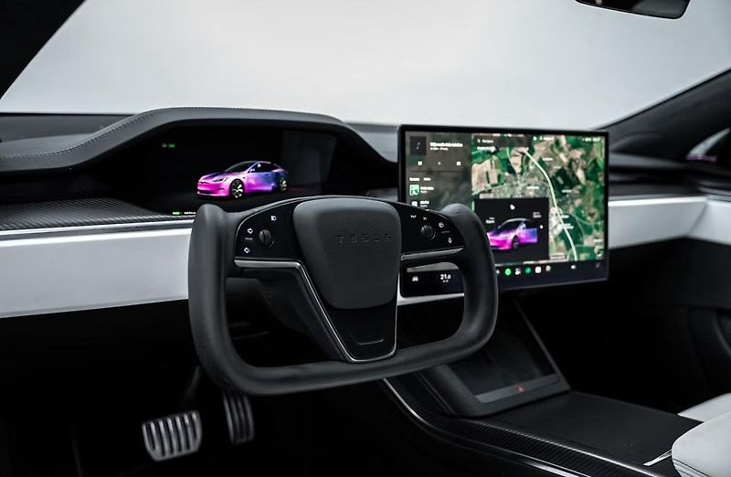 Tesla Model S Plaid AWD Tažné Yoke Panorama - fotka 12 z 25