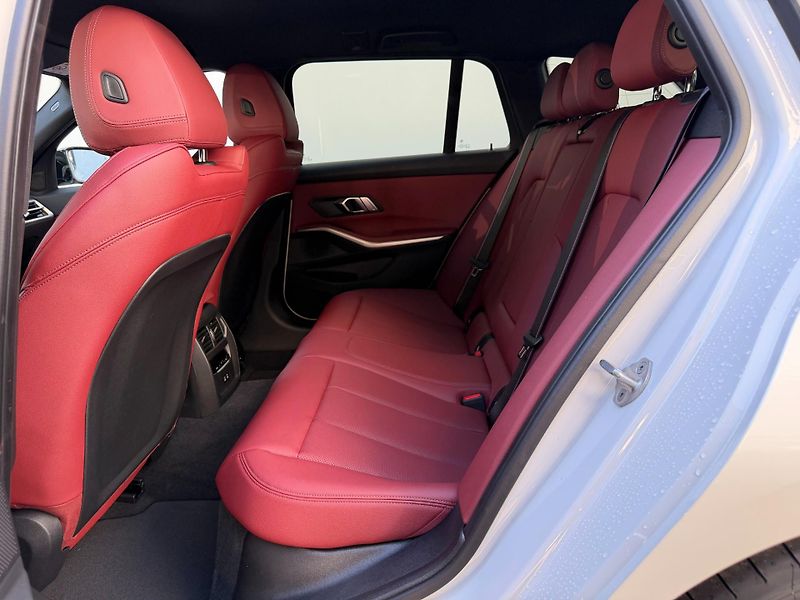 BMW Řada 3 340d xDrive - fotka 11 z 12