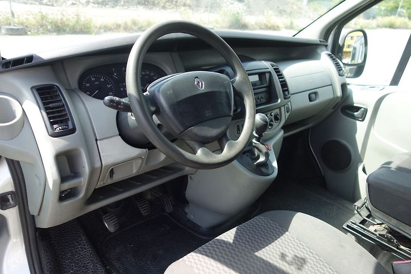 Renault Trafic 1,9DCi 74 kW 8 míst !! - fotka 18 z 33