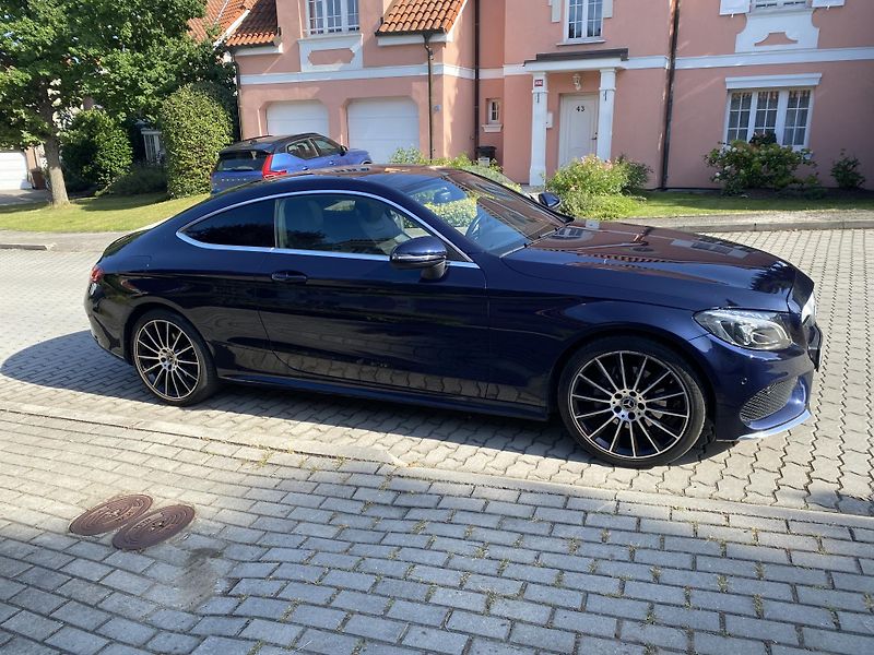 Mercedes-Benz Třídy C (2017) C 180 Coupé AMG Line - fotka 2 z 16