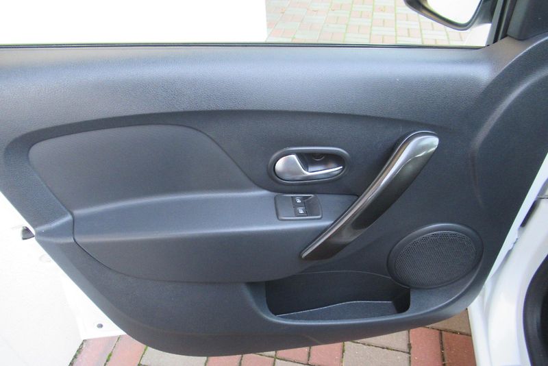 Dacia Logan MCV 1.0 SCe KLIMA TAŽNÉ ČR - fotka 18 z 22