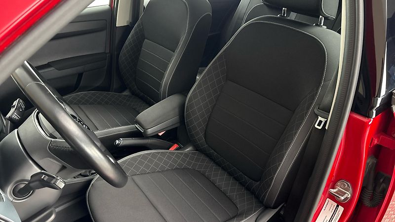 Škoda Fabia 1.0 TSI Ambition Combi - fotka 15 z 24