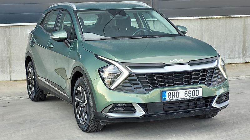 Kia Sportage 1,6i HEV - fotka 1 z 24