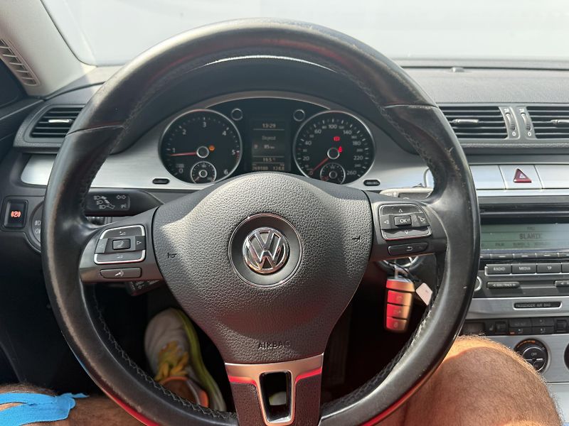 Volkswagen Passat (2009) 2.0 TDI Sportline  - fotka 20 z 21