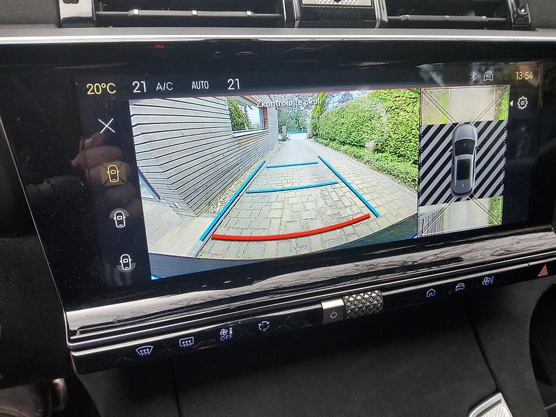 DS Automobiles DS7 (2023) 1.5 BlueHDi 130 EAT8 Performan - fotka 16 z 23