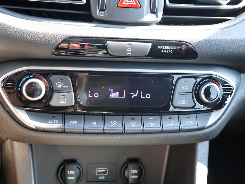 Hyundai i30 1,0 T-GDI 88kW Smart 1.Maj DPH - fotka 21 z 30