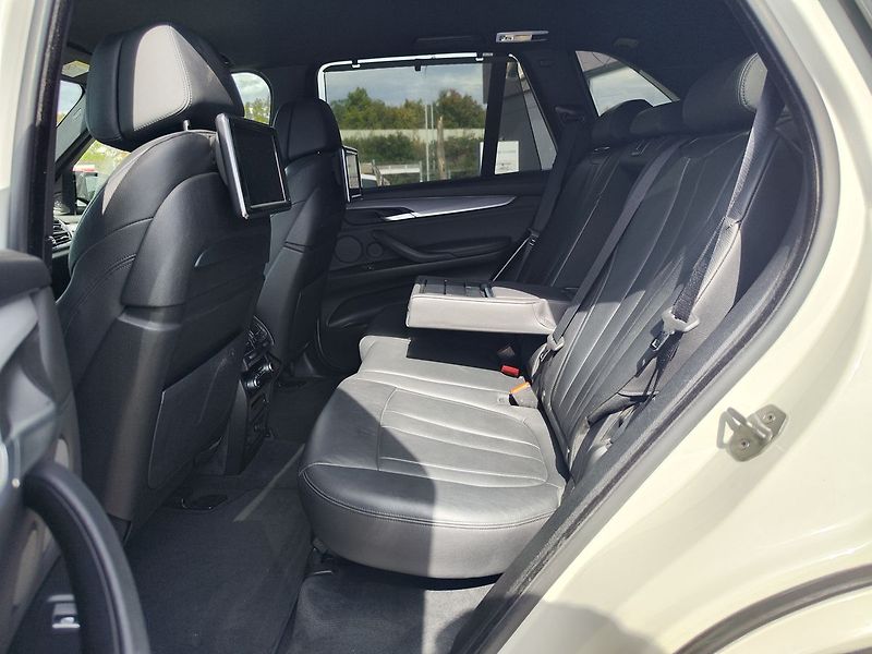BMW X5 3.0/230kW xDrive40d - fotka 15 z 40