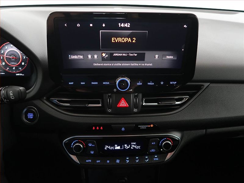 Hyundai i30 (2025) 1.0 T-GDI, Style, FullLed - fotka 12 z 19