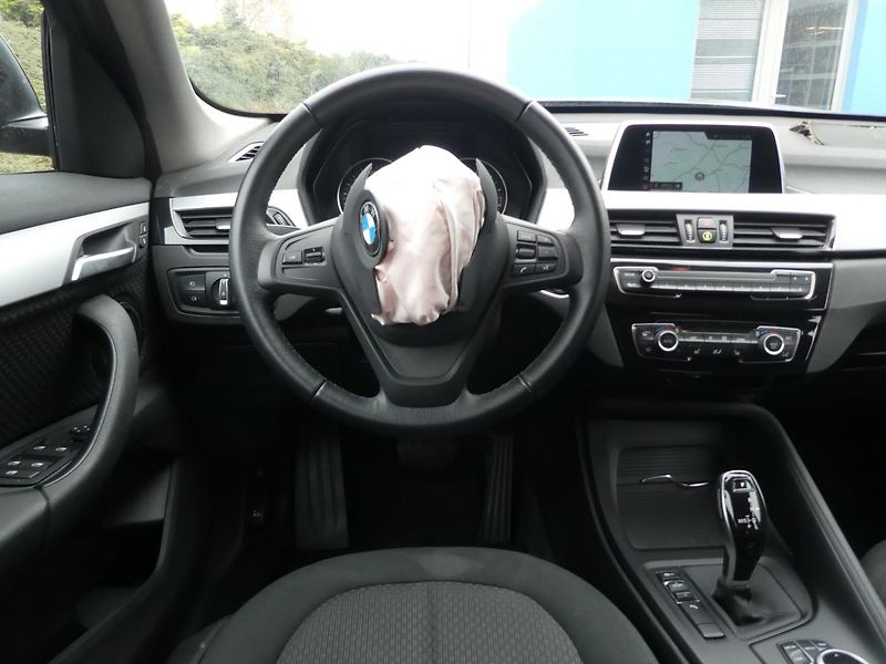 BMW X1 sDrive 18i automat navigace  o - fotka 8 z 15