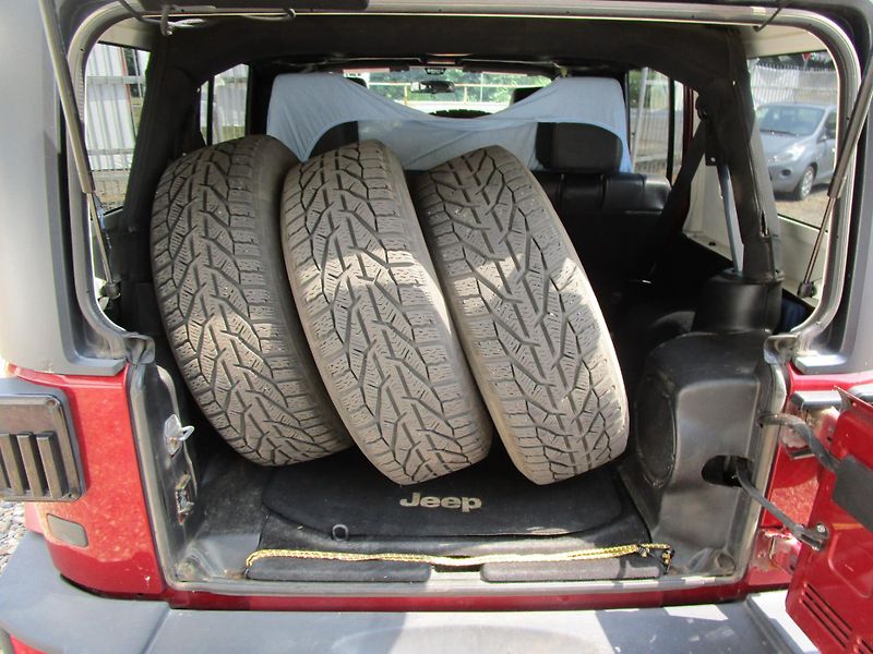 Jeep Wrangler 2,8D-147KW-4x4+NOVÝ OLEJ - fotka 7 z 20