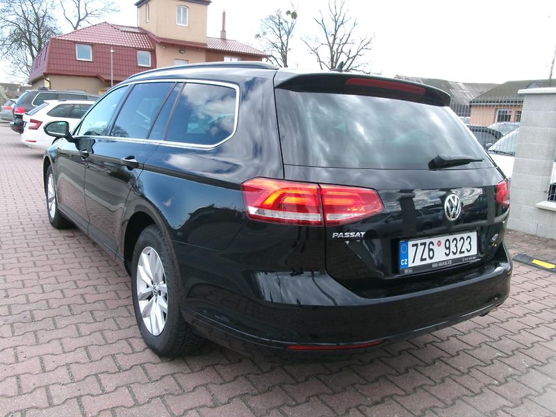 Volkswagen Passat Variant (2018) 1,5TSI AC NAVI ACC BT - fotka 6 z 39