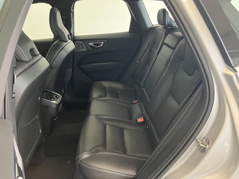Volvo XC60 T6 AWD Drive-E Inscription AT8 - fotka 13 z 47
