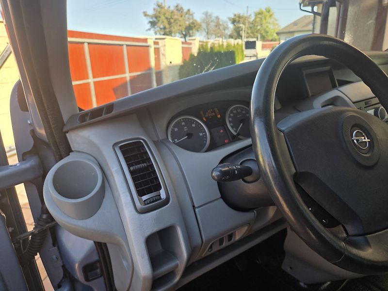 Opel Vivaro 2.0CDTI 84kw 8Míst - fotka 10 z 33