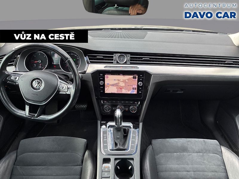 Volkswagen Passat 2,0 TDI DSG CZ Highline DPH - fotka 5 z 12