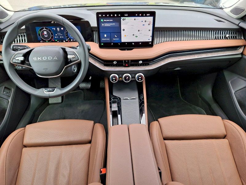 Škoda Superb (2026) iV L&K DSG 1,5TSi 150kW - fotka 5 z 35