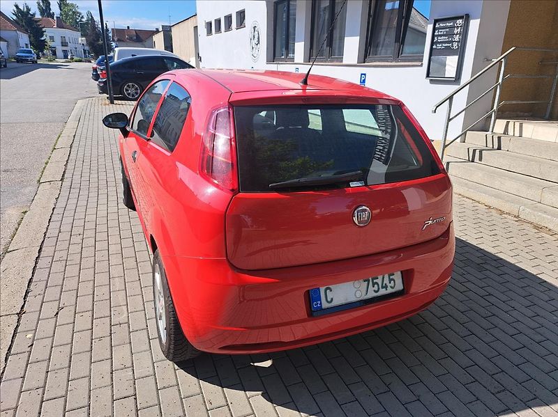 Fiat Punto 1,2 i - fotka 7 z 32