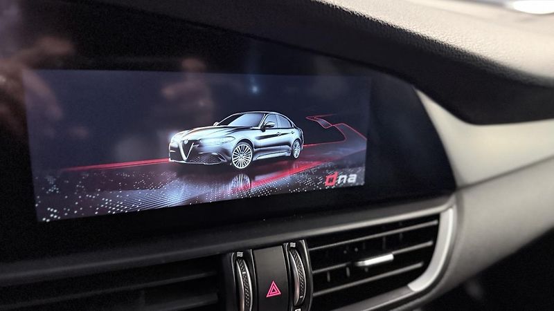 Alfa Romeo Giulia (2023) 2.2D,SPRINT,AT8,ZÁRUKA - fotka 33 z 56