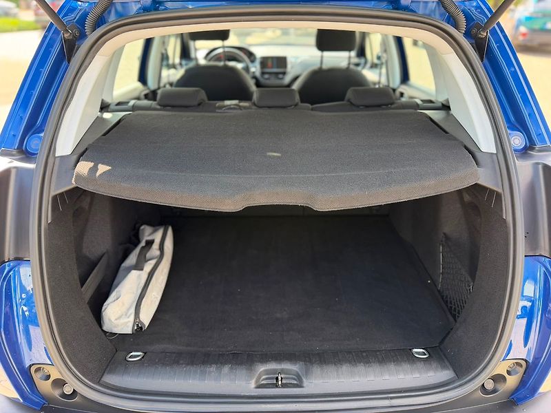 Peugeot 2008 Active 1.2PT 82 - fotka 6 z 26