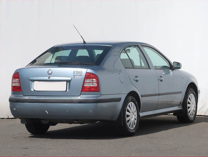 Škoda Octavia (2003) 1.6, po STK, oblíbený vůz - fotka 5 z 15