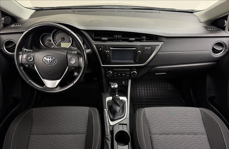 Toyota Auris 1,4 66kW NAVI KAMERA TAŽNÉ - fotka 7 z 32
