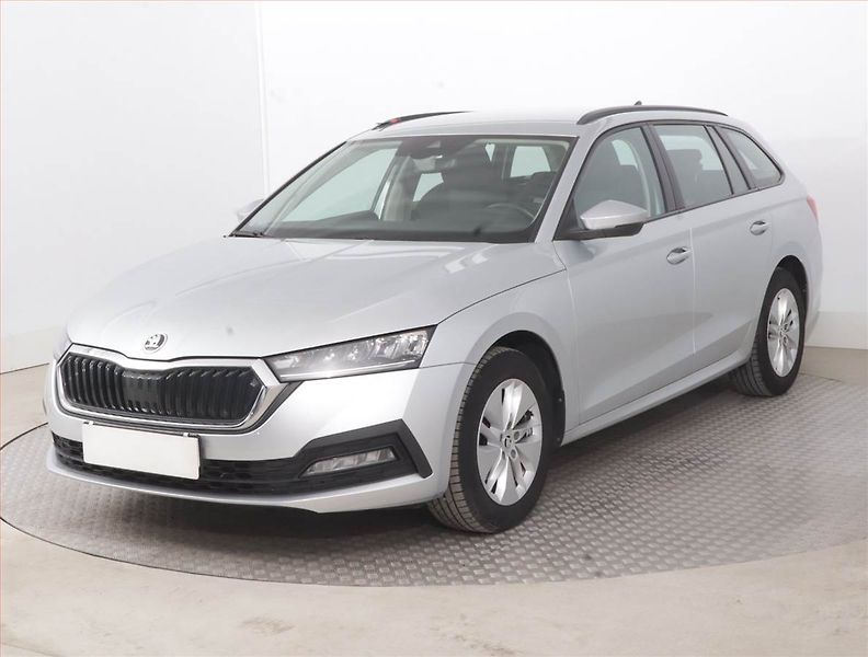 Škoda Octavia (2023) Ambition 2.0 TDI - fotka 2 z 15