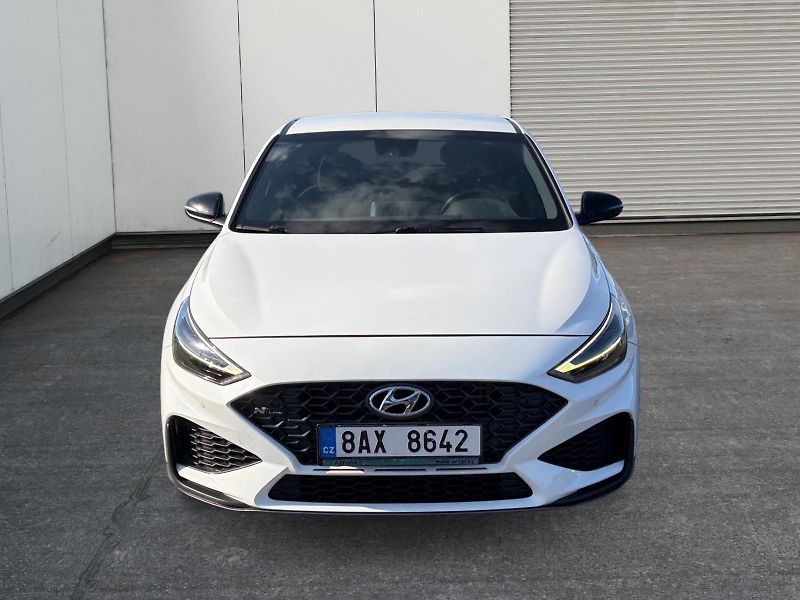 Hyundai i30 (2021) N LINE 1.5T-GDI 118kW CZ DPH - fotka 2 z 11