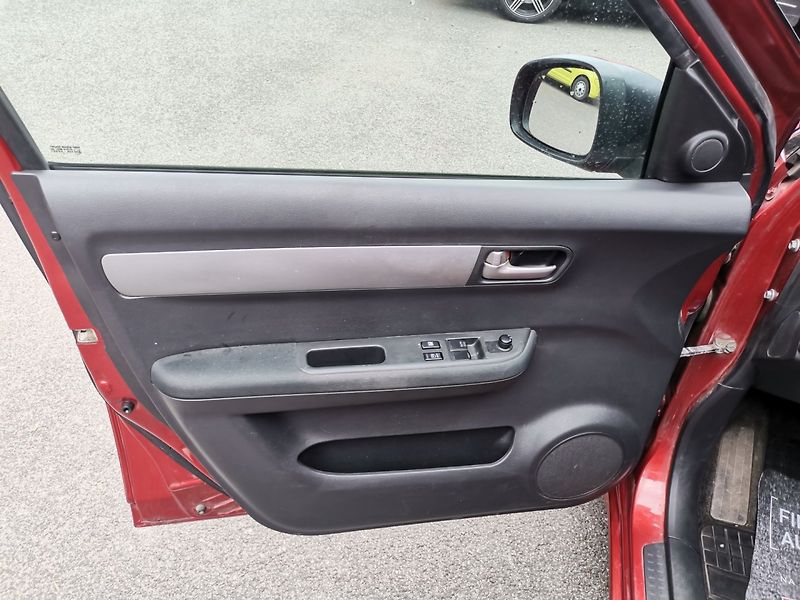 Suzuki Swift (2008) 1.3i 67kw Nové v ČR 1majiltel! - fotka 9 z 27