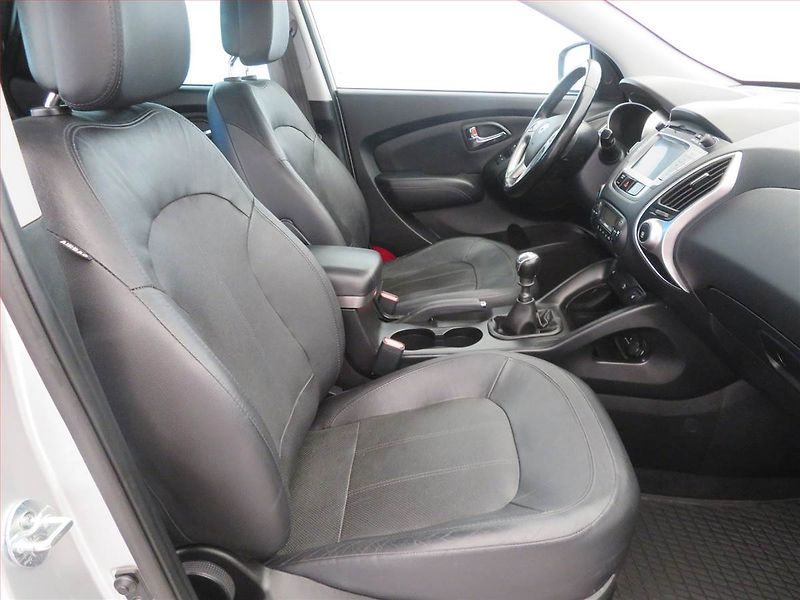 Hyundai ix35 (2014) 2.0 CRDi, 4X4, Navi, Tempomat - fotka 9 z 17