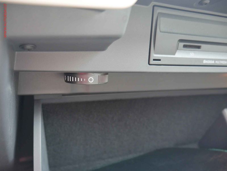 Škoda Superb (2016) 1.8TSi, servis.kniha - fotka 26 z 31