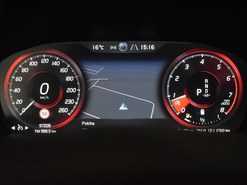 Volvo XC40 2,0 B4 AWD R-design BLIS - fotka 25 z 25