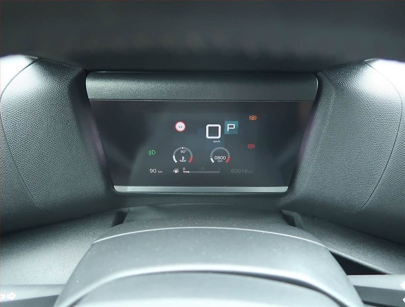 Citroën C4 X (2023) Feel Pack 1.2 PureTech - fotka 11 z 18
