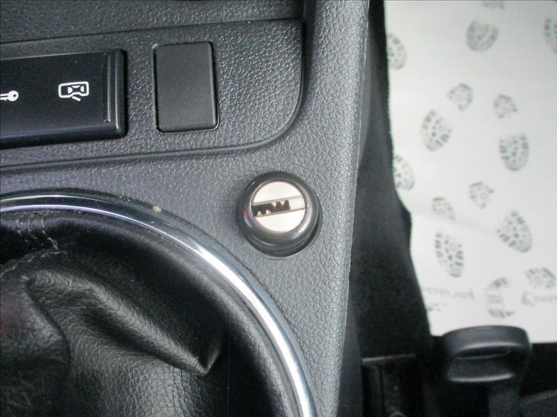 Škoda Fabia 1,2 TSI, klima, servis, tažné, - fotka 23 z 45
