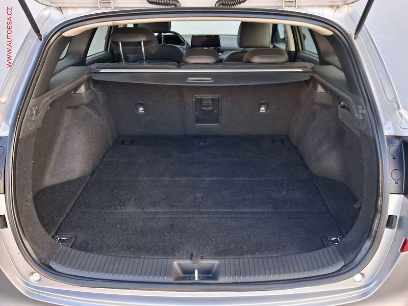 Hyundai i30 (2022) 1.5T-GDi 48V MHEV, ČR, Style - fotka 7 z 20