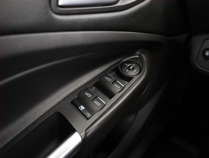Ford Kuga (2014) Trend 2.0 TDCi, 4X4, Navi - fotka 16 z 20