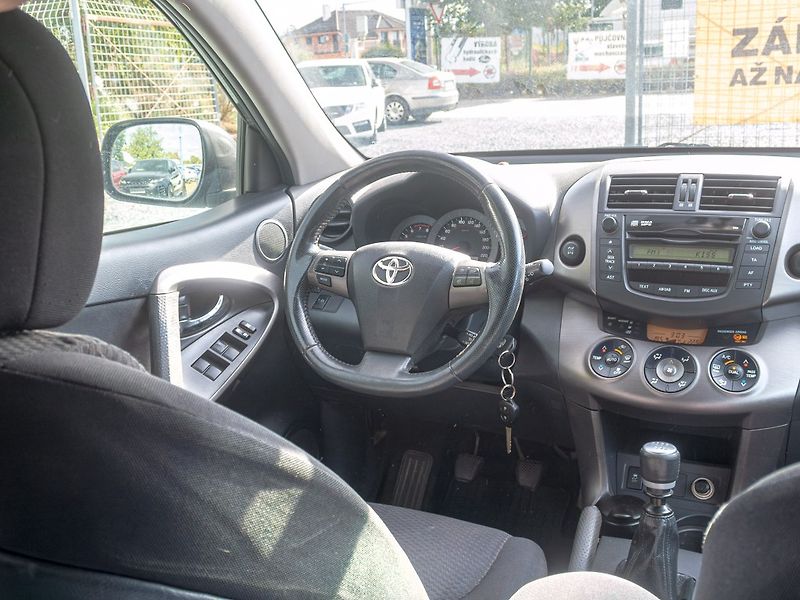 Toyota RAV4 (2009) ČR 2.0D 116KW 4x4 – TAŽNÝ - fotka 14 z 47