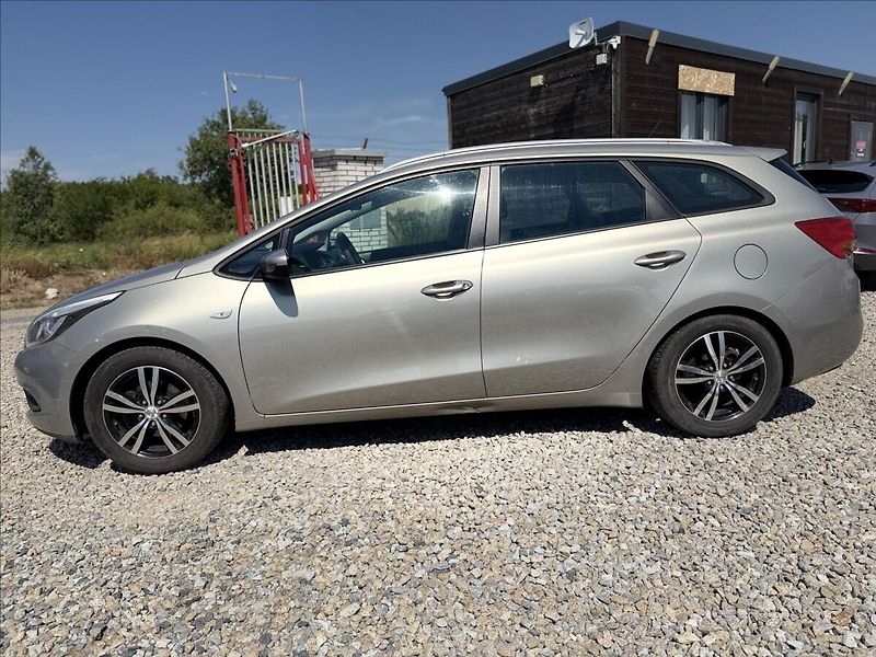 Kia Ceed 1,6 NOVÉ V ČR, +SADA KOL - fotka 8 z 25