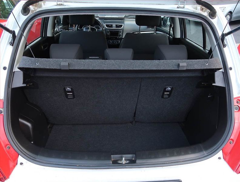 Suzuki Swift (2014) 1.2, Serv.kniha - fotka 13 z 14