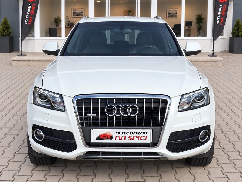 Audi Q5 (2011) 2.0TDI 125kW S-LINE QUATTRO - fotka 3 z 42