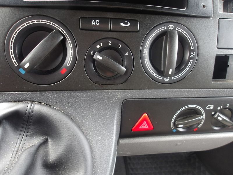 Volkswagen Transporter 2,5TDi 128kW ČR ! - fotka 26 z 31
