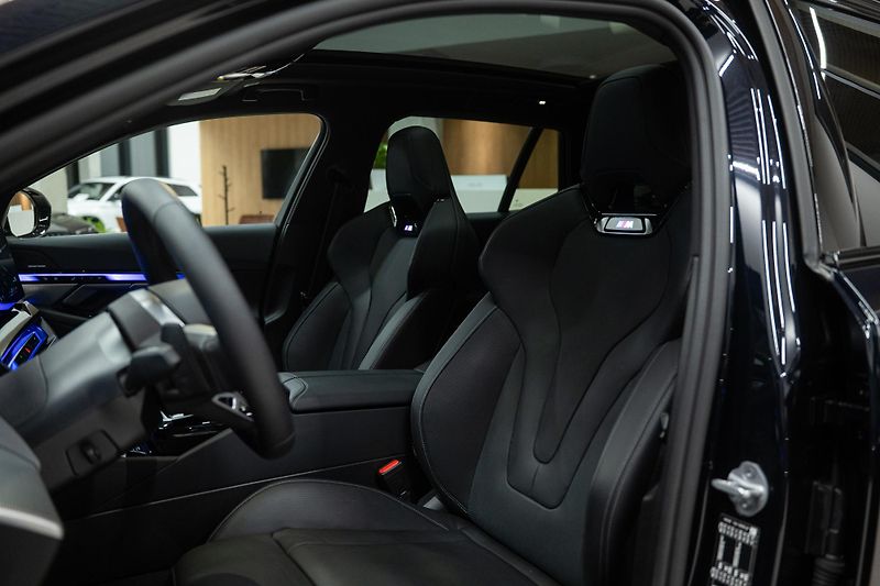 BMW Řada 5 (2025) 540xd M-SPORT NEZÁVISLÉ PANO  - fotka 2 z 54