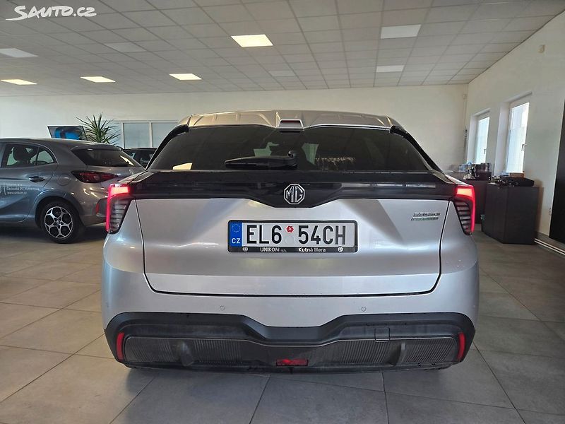 MG MG4 (2025) EV Elegance 64kWh - fotka 4 z 7