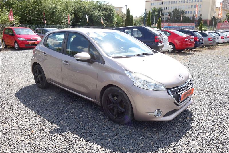 Peugeot 208 1,4 i 70KW, ČR, KLIMATIZACE. - fotka 1 z 5