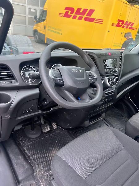 Iveco Daily 50C18HA8Z, ŘP sk. B, délka 6,1 - fotka 4 z 6