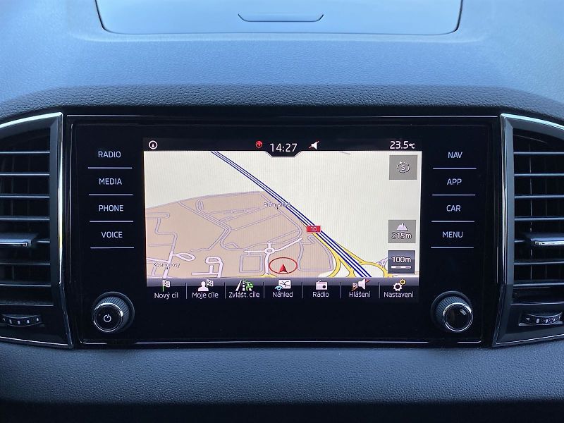 Škoda Karoq (2018) 1.6 TDI DSG Style + - fotka 13 z 32