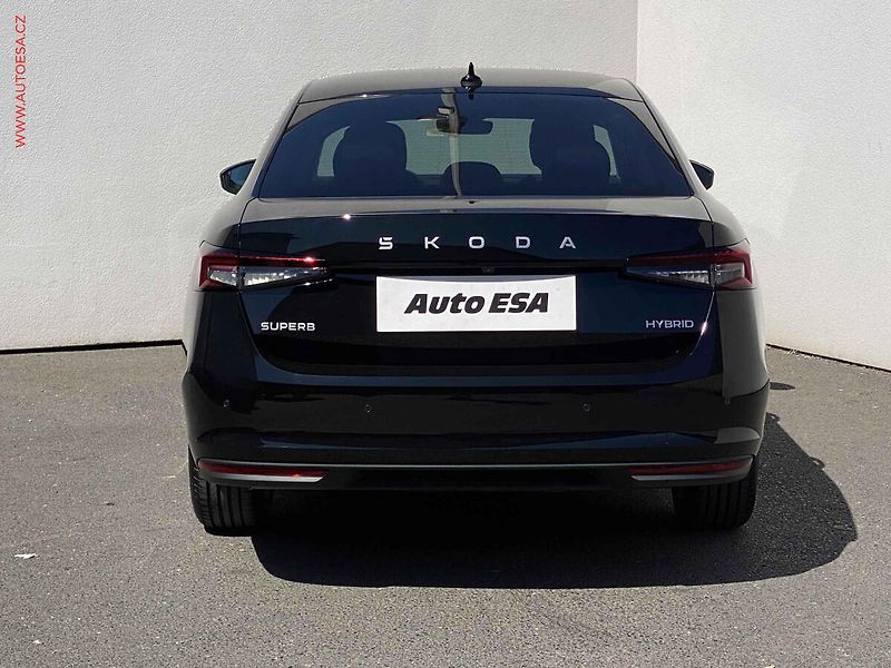 Škoda Superb (2026) 1.5 e-TSi, ČR, Selection, DSG - fotka 5 z 21